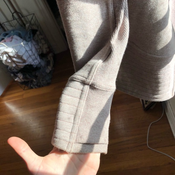 Lulu Lemon jacket - Picture 2 of 4